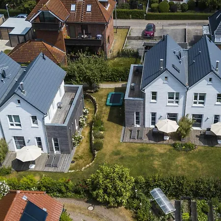 Fischerhaeuser * Heiligenhafen