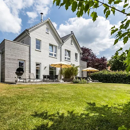 Fischerhaeuser * Heiligenhafen