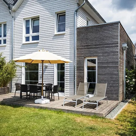 Fischerhaeuser * Heiligenhafen