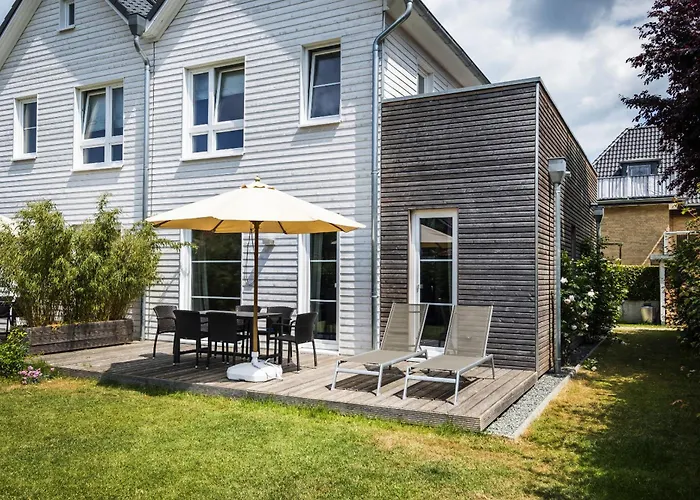 Fischerhaeuser * Heiligenhafen